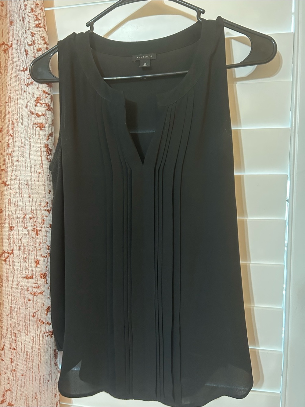 Ann Taylor Black Sleeveless V-Neck Top